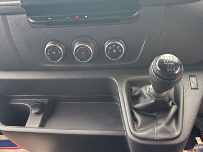 2022 Renault Master