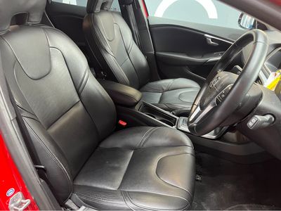2014 Volvo V40