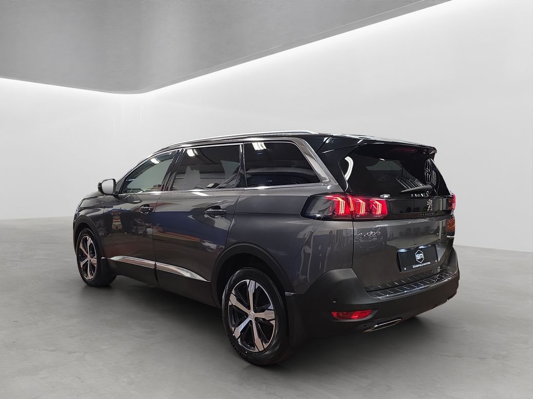 2021 Peugeot 5008