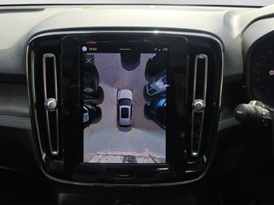 2023 Volvo XC40