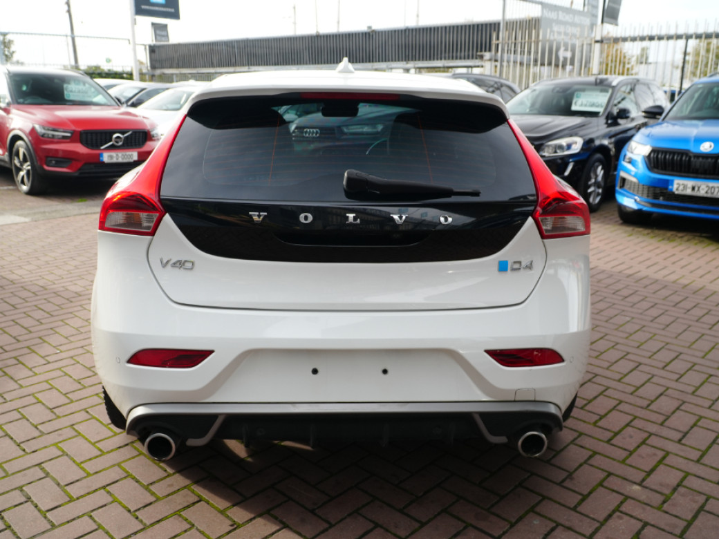 2016 Volvo V40