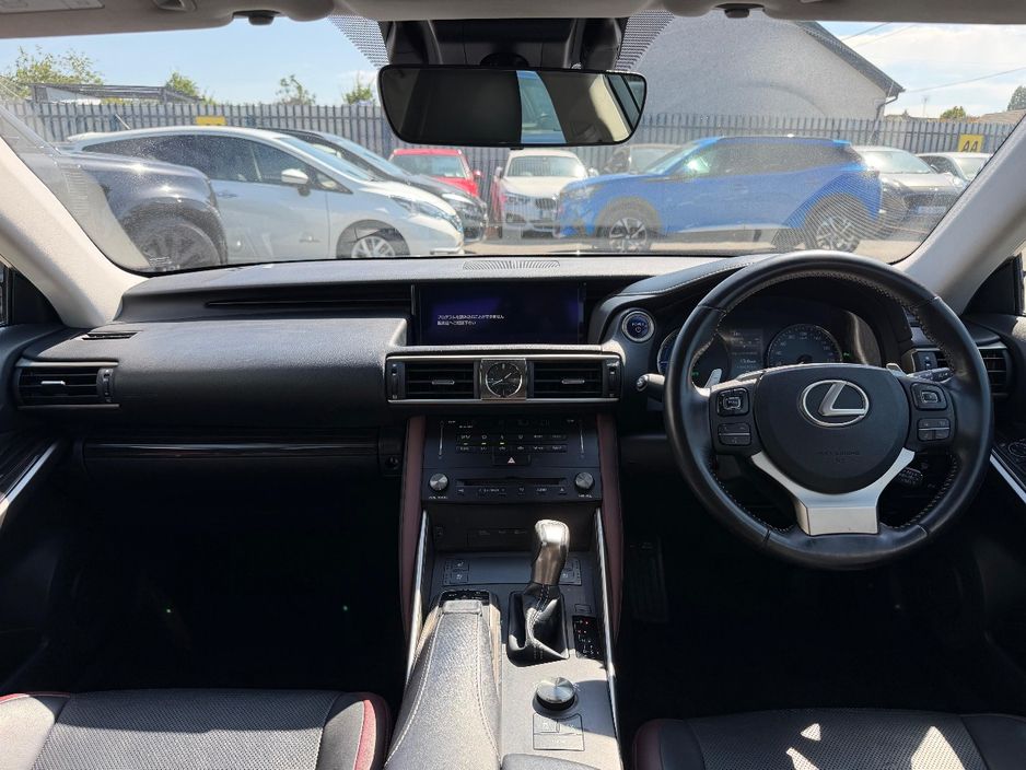 2018 Lexus IS 300h
