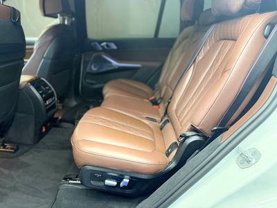 2021 BMW X7