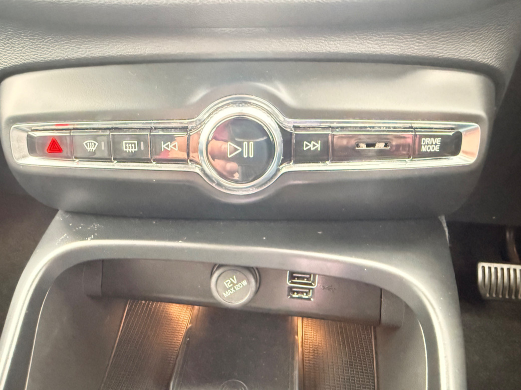 2023 Volvo XC40