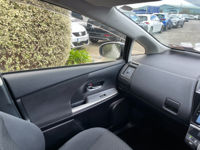 2019 Toyota Prius Alpha
