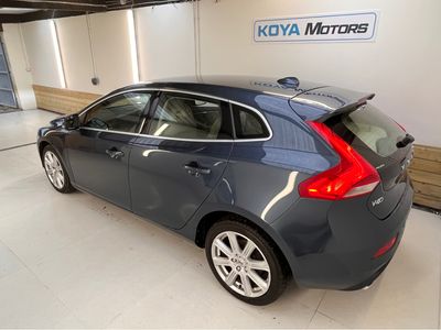 2017 Volvo V40