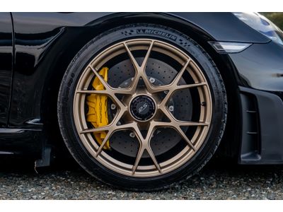 2024 Porsche 718 Cayman