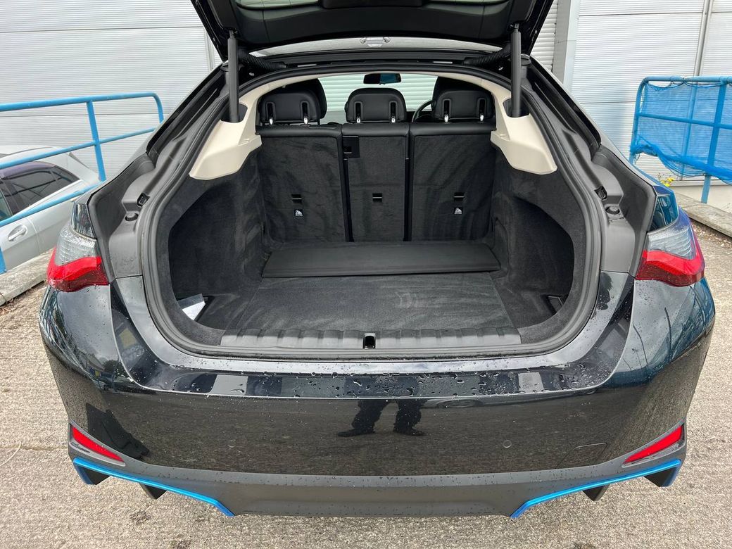 2022 BMW i4