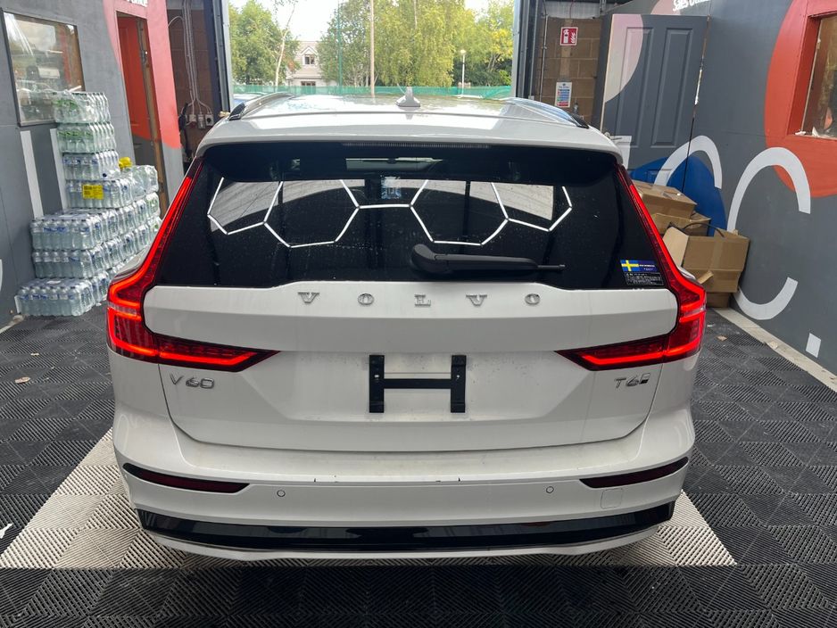 2025 Volvo V60