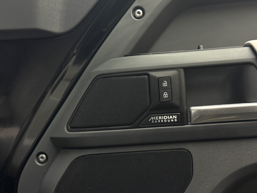 2025 Land Rover Defender