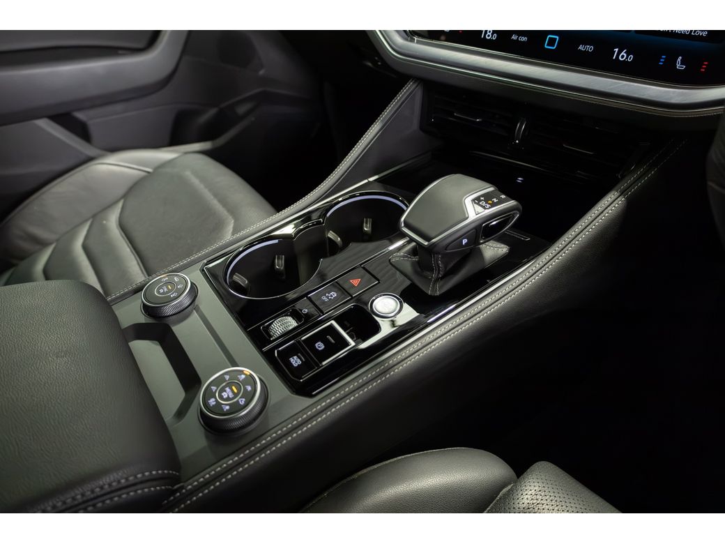 2025 Volkswagen Touareg