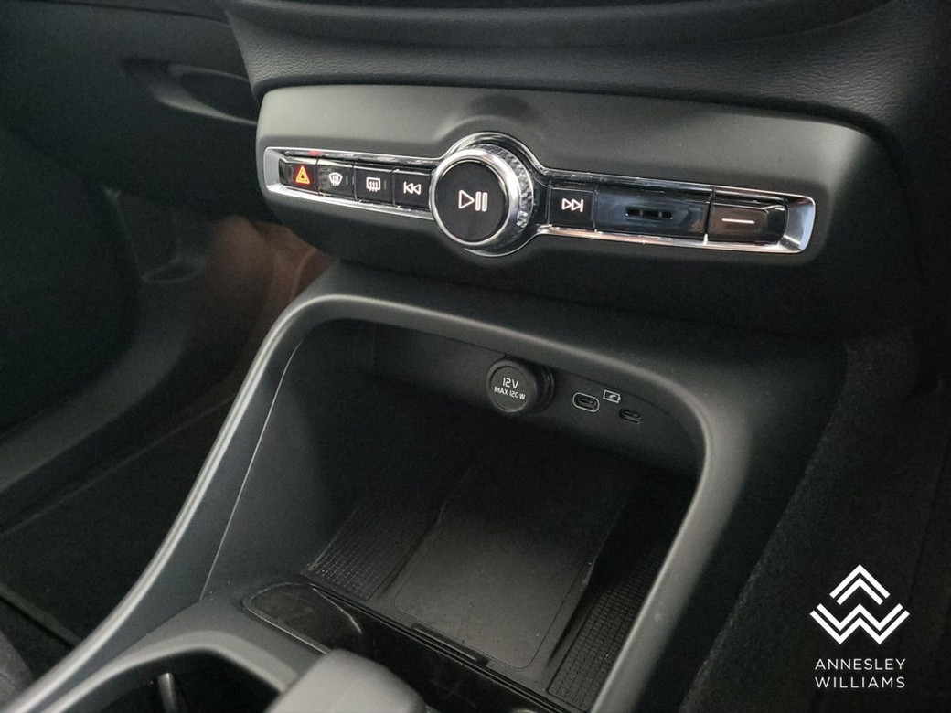 2026 Volvo EX40