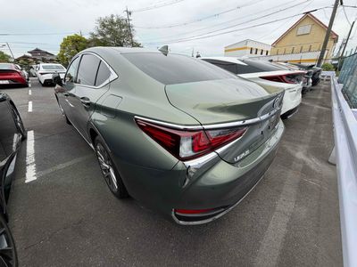 2021 Lexus ES 300h