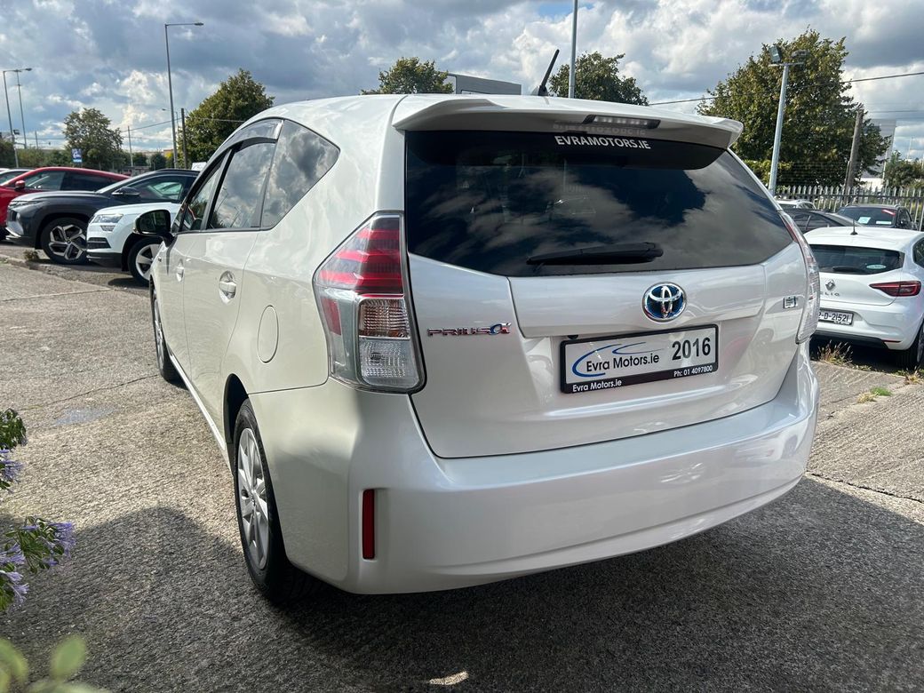 2016 Toyota Prius Alpha