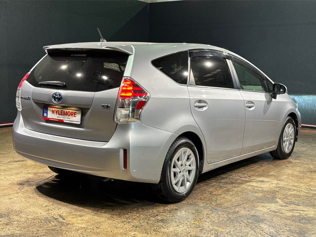 2020 Toyota Prius Alpha