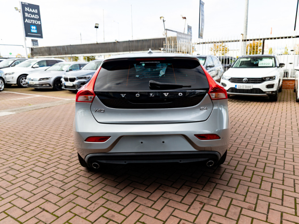 2017 Volvo V40