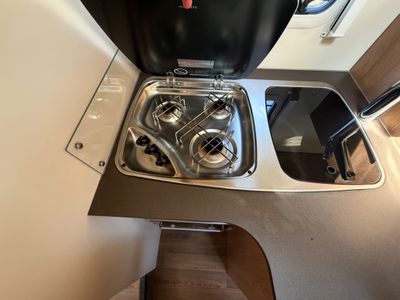 2018 BURSTNER  LYSEO I743G AUTO R.H.D Q/B 