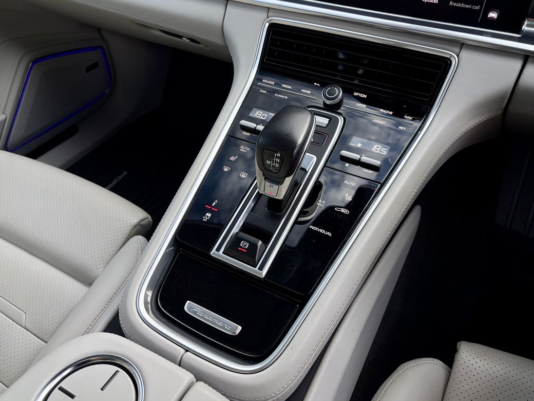 2022 Porsche Panamera