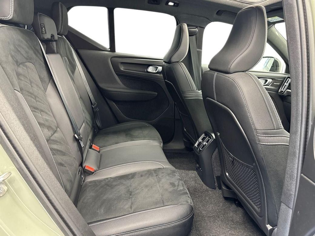 2023 Volvo XC40