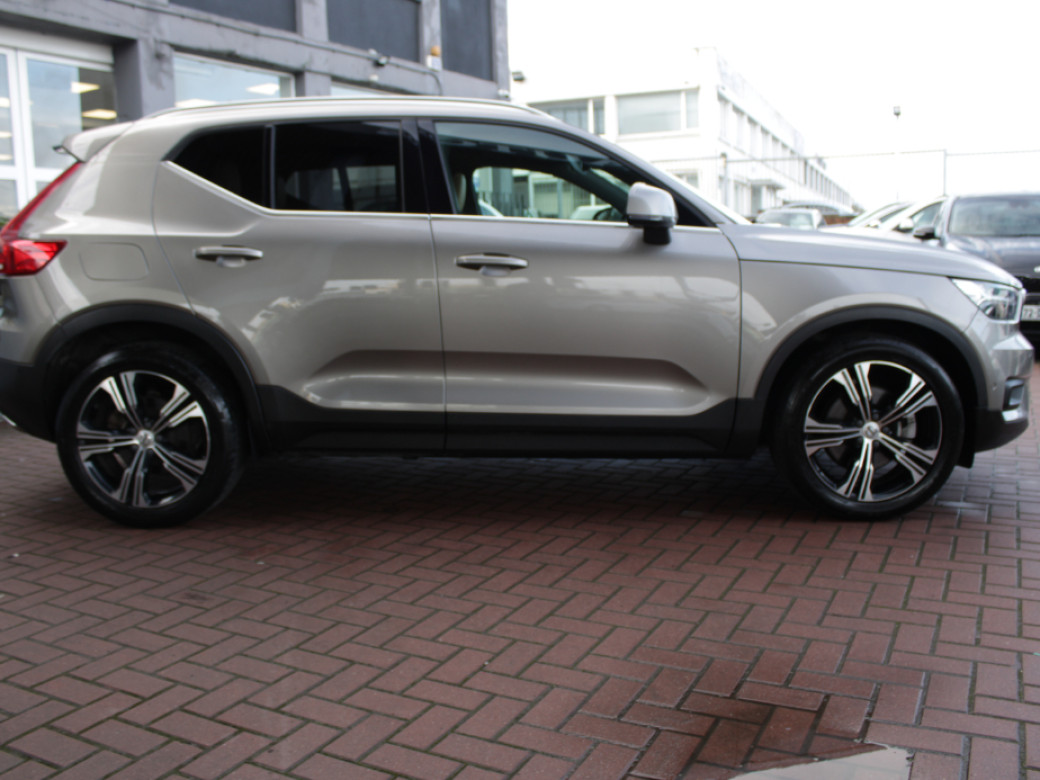 2020 Volvo XC40