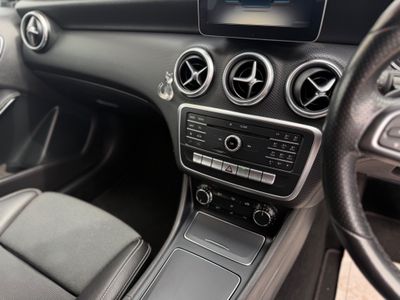 2017 Mercedes-Benz A 180