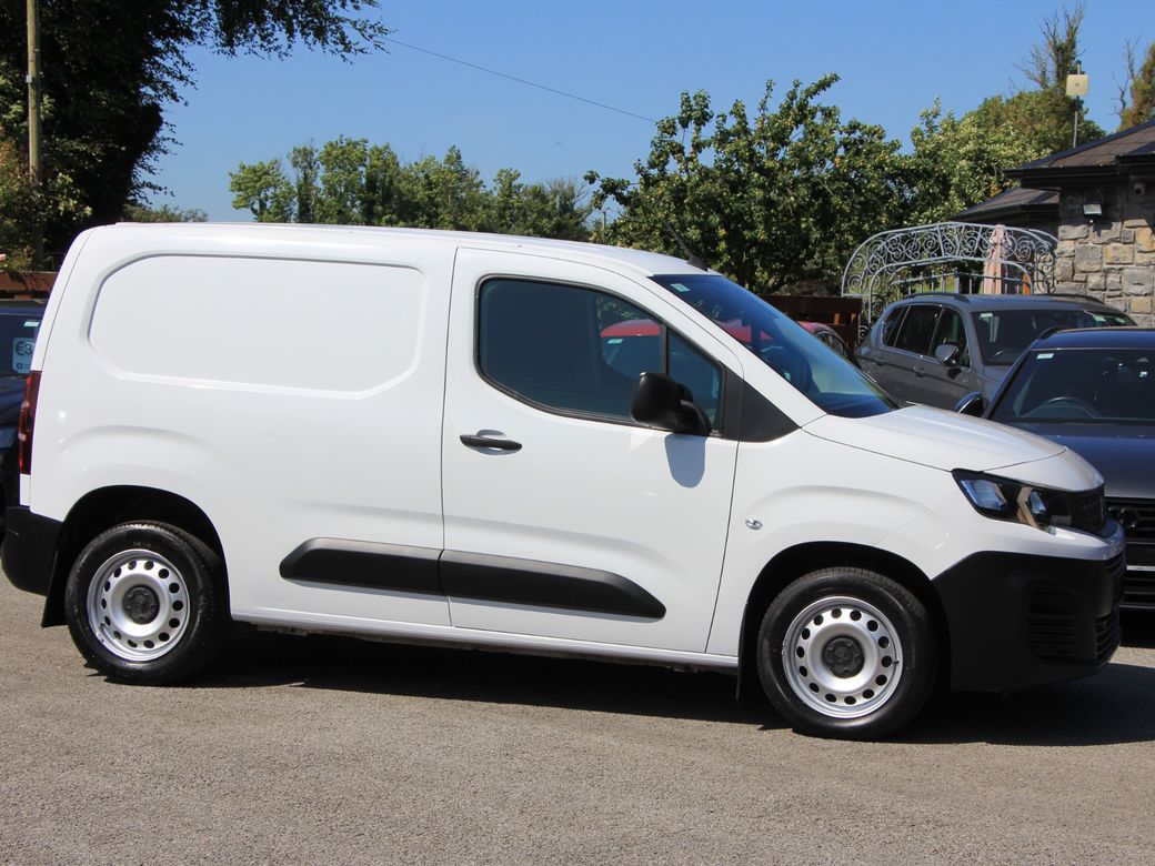 2023 Peugeot Partner