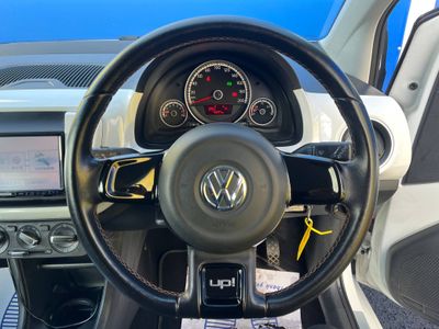 2016 Volkswagen up!