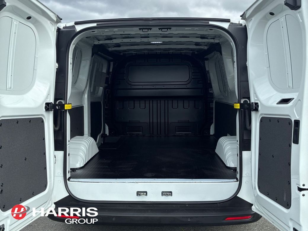 2026 White Maxus eDELIVER 7