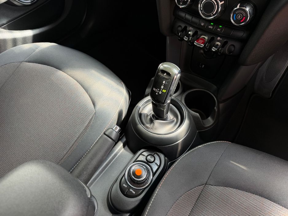 2019 Mini Hatch