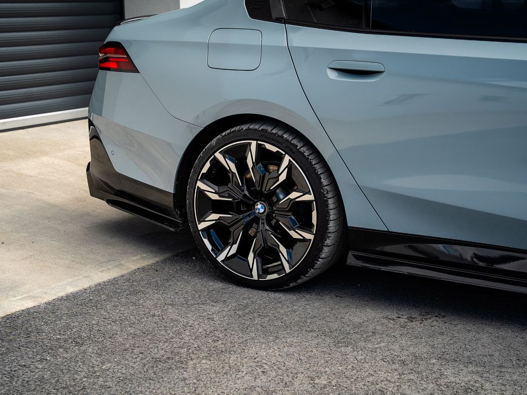 2024 BMW i5