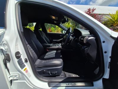 2015 Lexus IS 300h