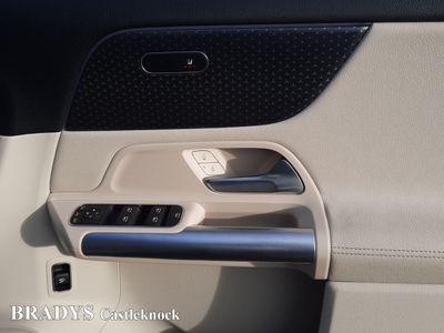 2025 Mercedes-Benz GLA Class