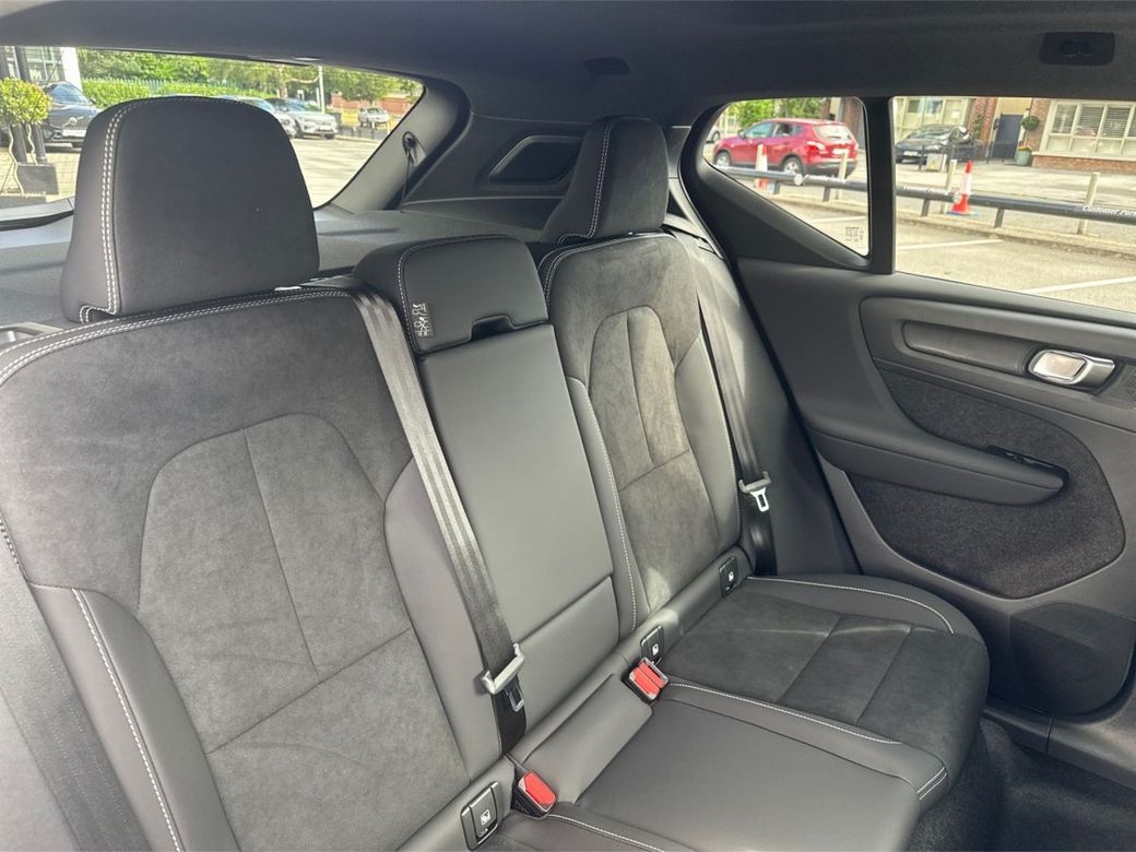 2026 Volvo EX40