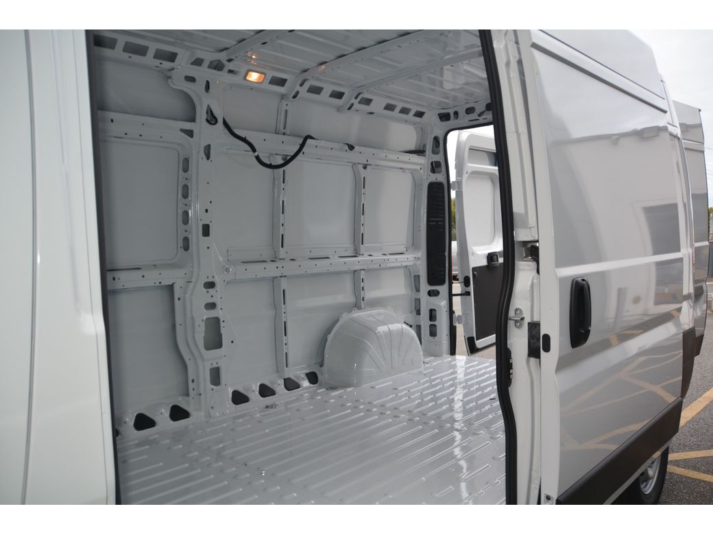 2025 Opel Movano