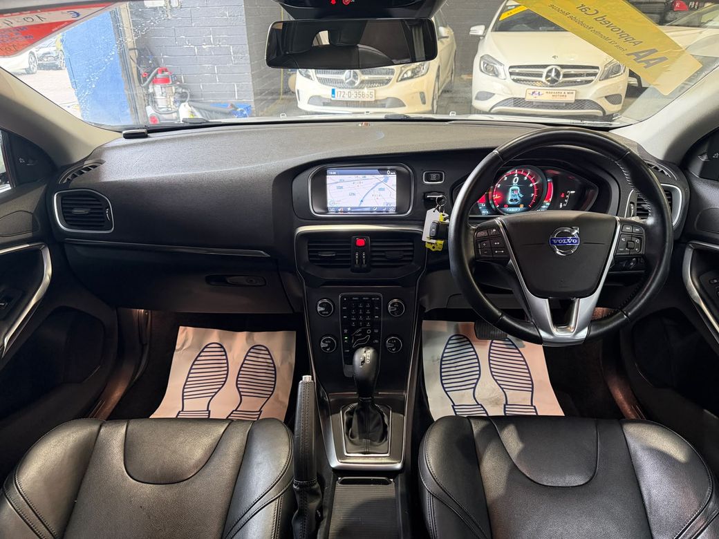 2015 Volvo V40