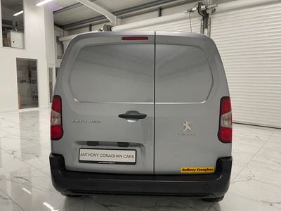 2024 Peugeot Partner