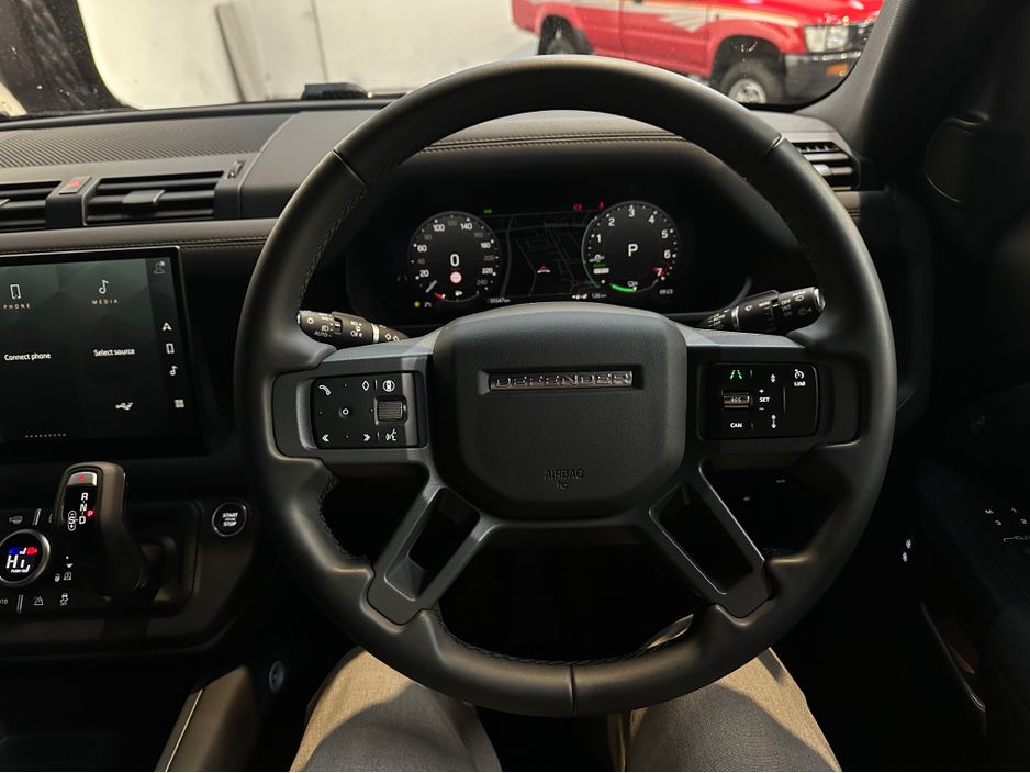 2025 Land Rover Defender