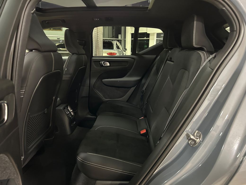 2023 Volvo XC40
