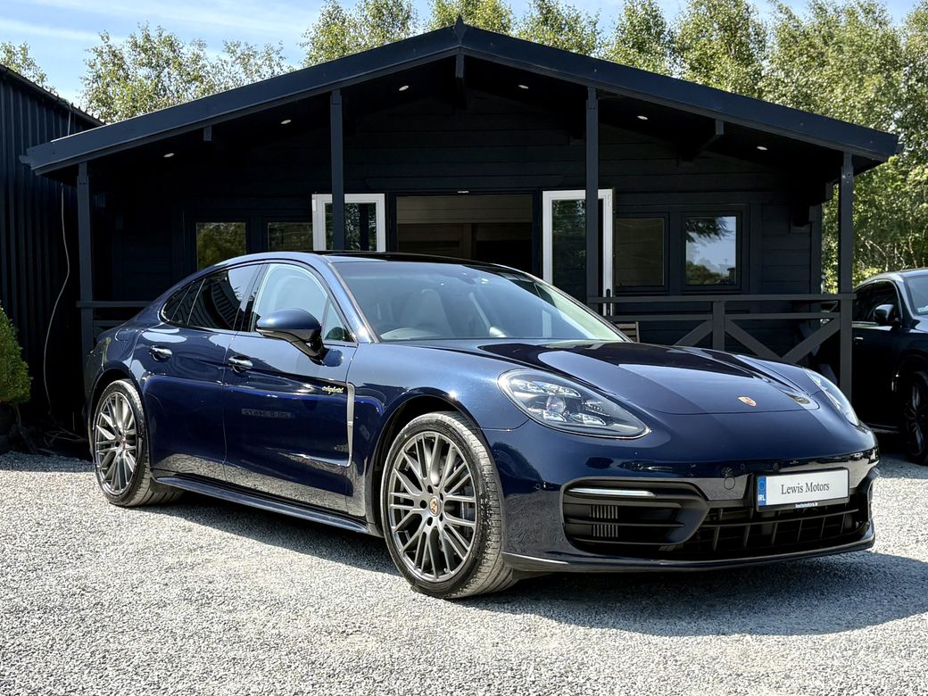 2022 Porsche Panamera