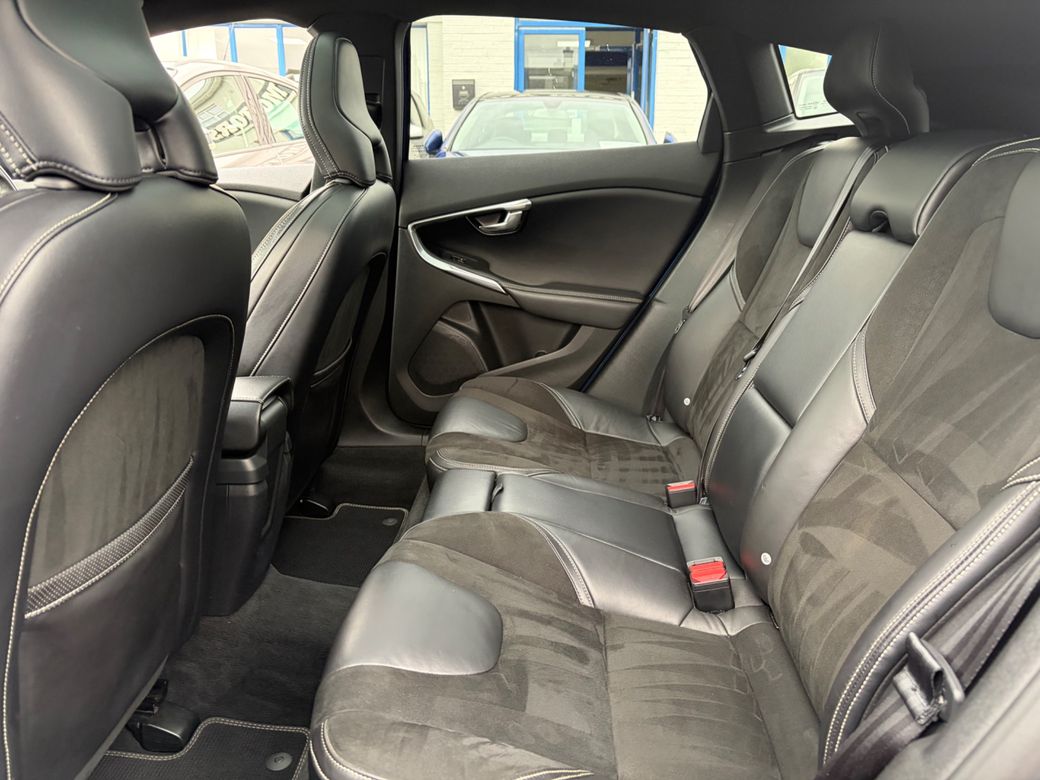 2016 Volvo V40