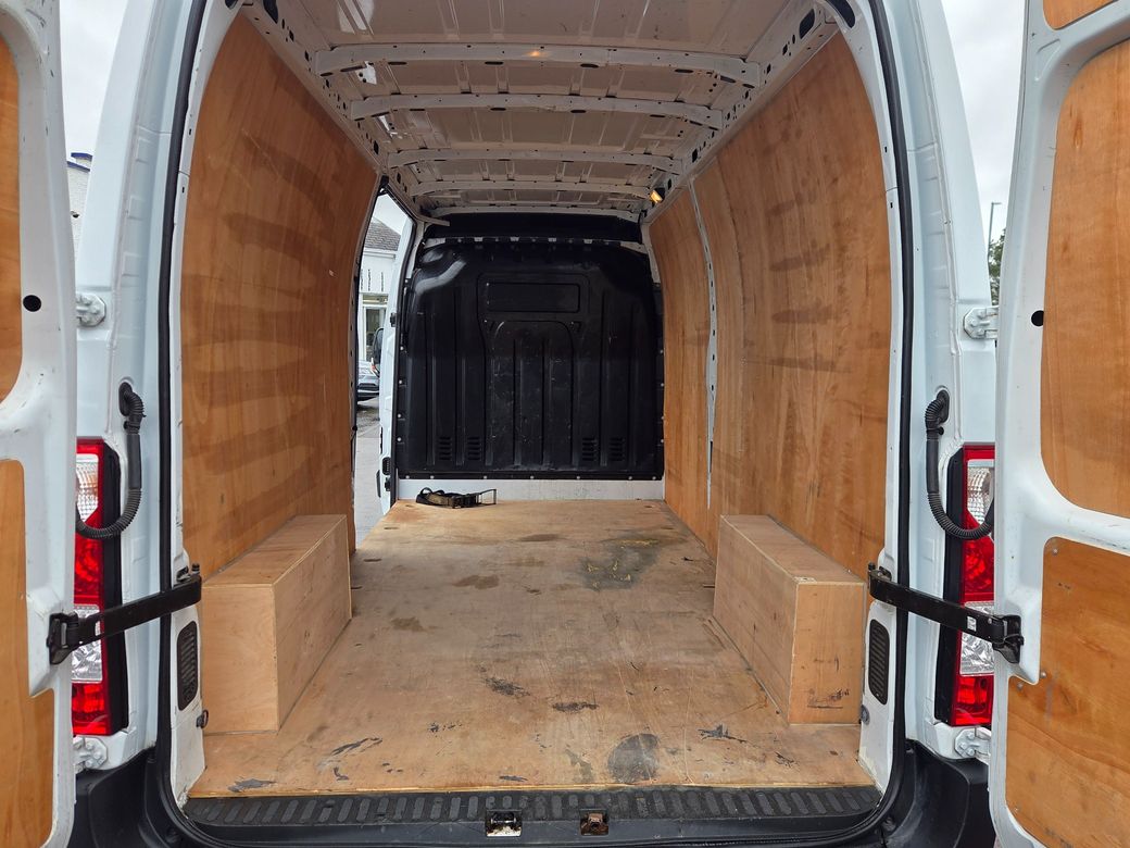 2021 Vauxhall Movano