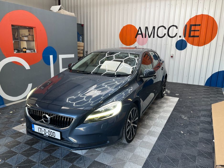 2017 Volvo V40