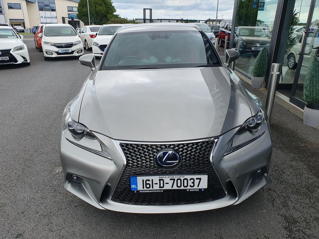 2016 Lexus IS 300h
