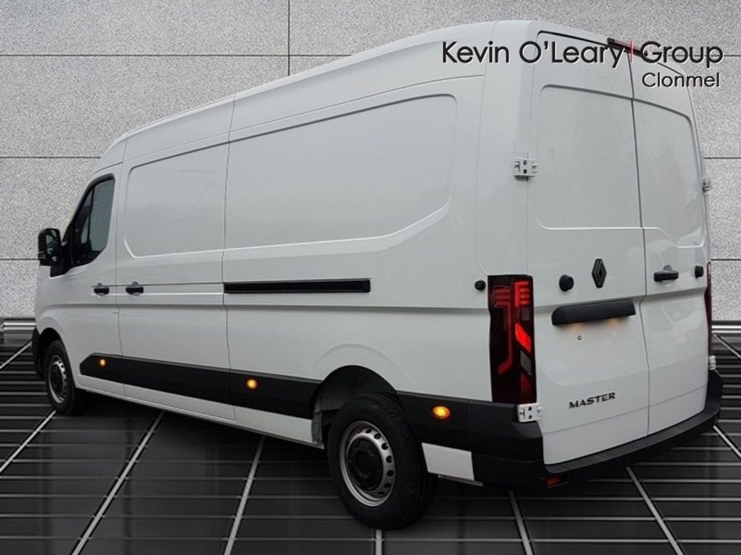 2025 Renault Master