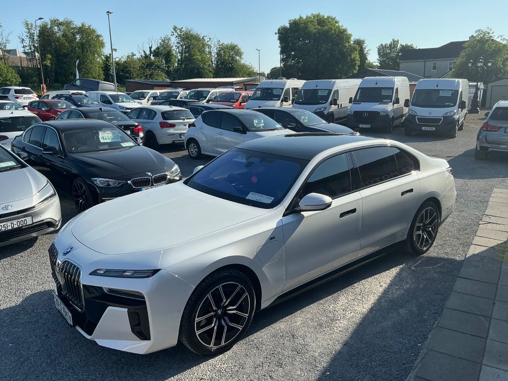 2025 BMW i7