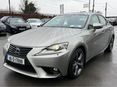 2016 Lexus IS 300h