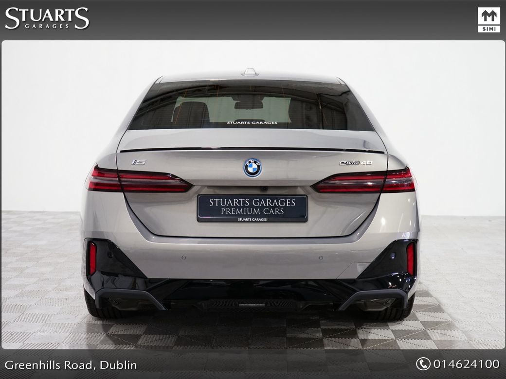 2024 BMW i5