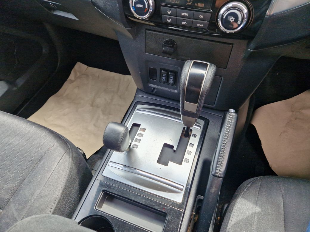 2017 Mitsubishi Shogun