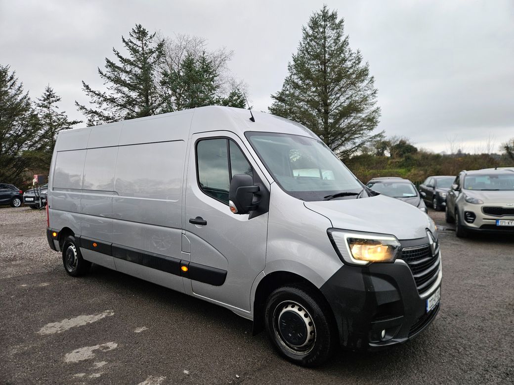 2022 Renault Master