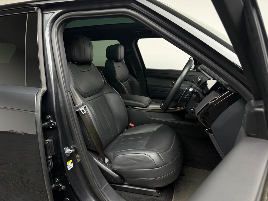 2025 Land Rover Range Rover Sport